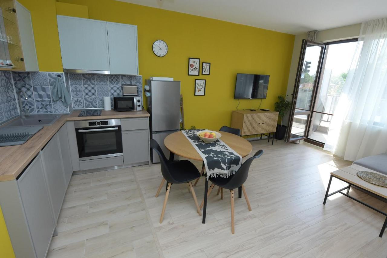 Kalina Apartment Kazanlŭk Eksteriør billede